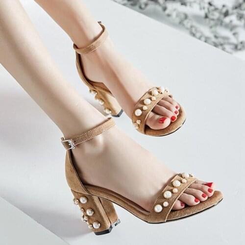YEELOCA Hot Summer New Buckle Womens Rome Sandals Suede Square Heel Pearl String Bead Sandals Women Cover Heel Pumps Dropshiping