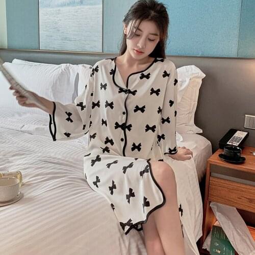 New Silk Robe Bathrobe Women Silk Bridesmaid Robes Sexy Black and White Robes Satin Robe Ladies Dressing Gowns