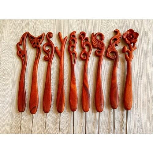 Crochet Hook Red Sandalwood Embossed Stainless Steel Wooden Handle Crochet Hook DIY Knitting Tools