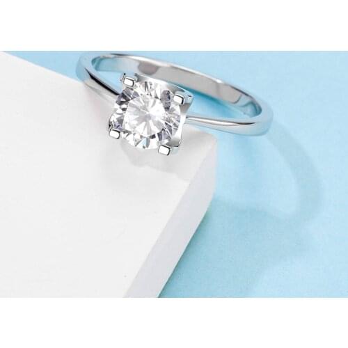 925 silver ring 4 claws Trendy style Moissanite ring Engagement Anniversary Ring 1ct round excellent cut