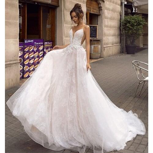 A Line Wedding Dress 3D Flowers Spaghetti Strap Bride Dress 2020 Backless Princess Long Boho Floor Length Wedding Gown