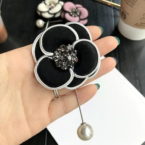 Vintage Fabric Flower Camellia Crystal Rhinestones Brooches Pins Collar Needle Pearl Korean Brooch for Women Jewelry Accessories