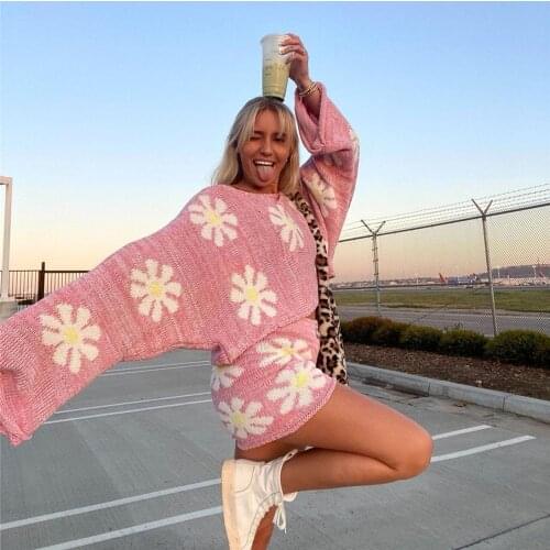 2021 New Lounge Wear Knitted Tracksuit Women Casual Long Sleeve Floral Print Sweater Tops And Mini Shorts Two Piece Set Outfits