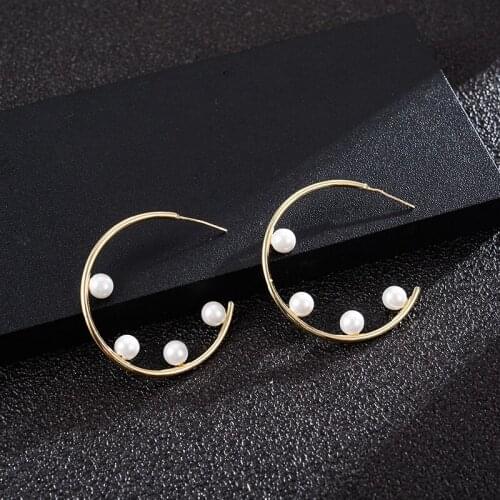 Dorado New Personality Fashion Minimalist Simulated Pearl Stud Earrings For Women Simple Fashion Wedding Jewelry Accessories