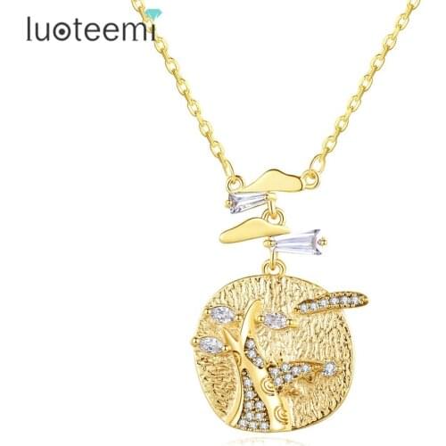 LOUTEEMI Circle Round Pendant Link Chain Necklace for Women Mountain and Cloud Tress Jewelry Christmas Gifts for Friend