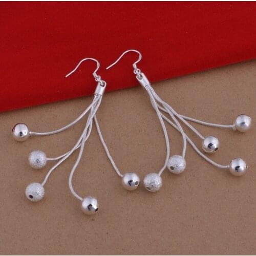 2020 New Fashion Womens Metal Streamlined Style Beautiful and Versatile Earrings