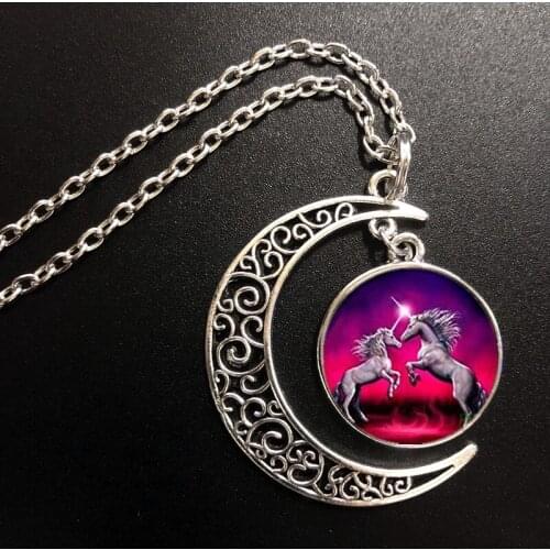 2021 New Vintage Unicorn Patterns Moon Necklace Printed Photo Pendant Glass Cabochon Necklaces 20mm Round Fashion Jewelry Gifts