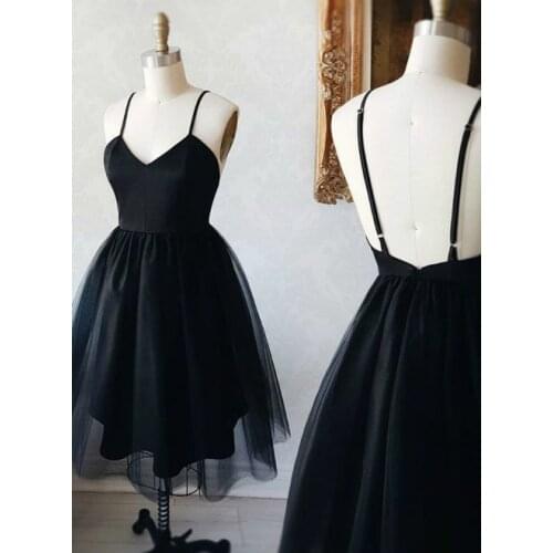 Elegant Short A-Line V-Neck Black Homecoming Dresses Knee Length Spaghetti Tulle Open Back Graduation Dresses for Juniors