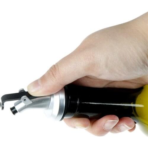 Olive Oil Sprayer Liquor Pourer Dispenser Flow Wine Bottle Pour Spout Pourers Flip Top Stopper Barware Silicon Utensils Kitchen
