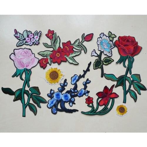 1 Pcs Rose Flowers Embroidered Iron On Patches For Clothing DIY Stripes Garment Patchwork Sticker Custom Applique Sewing Badges