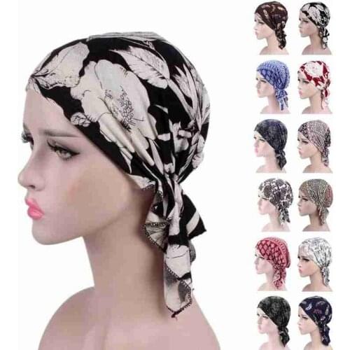 Womens elastic triangle scarf