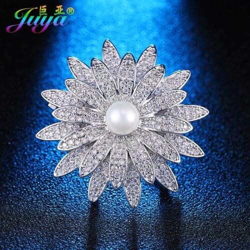 2017 Fashion Micro Pave Zircon Rhinestone Crystals Pearls Gold Flower Lapel Pins Brooches For Thanksgiving Day Christmas Gifts