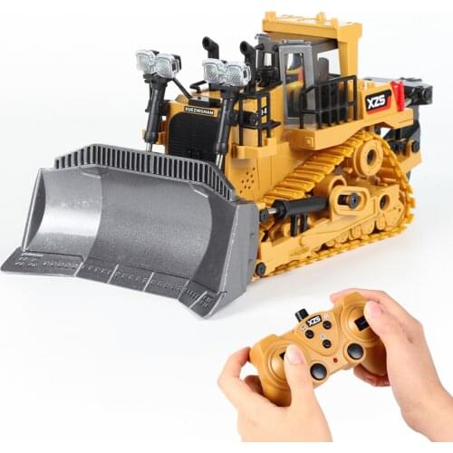 2.4Ghz RC Bulldozer with Light & Sound Construction Diecast Engineering Excavator Plastic/Alloy for Child‘s Gifts--24x13.5x11cm