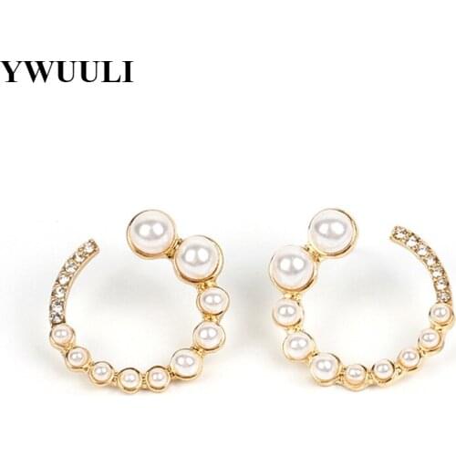 Fashion Korean Style Rhinestone Simulated Pearl Round Stud Earrings Women Creative Geometric Ear Studs Girls Ear Jewelry RY292
