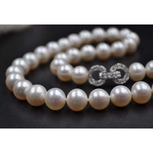AAA 9mm round natural white freshwater pearl necklace