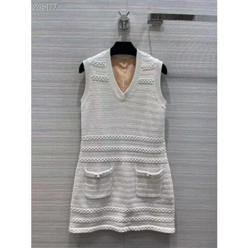 Fyion Fashion Runway Autumn Sleeveless Mini Knit Dress Womens V-Neck Jacquard Elegant Party Holiday Top Dress