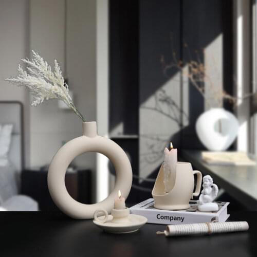 Nordic Small Fresh White Ceramic Candle Holder Ornaments Homestay Long Candle Cup Restaurant Atmosphere Decoration Candlesticks