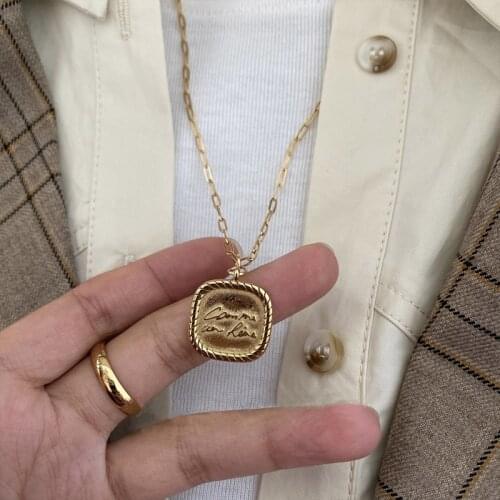 2021 Stainless Steel 18k Gold Plated Paper Clip Chain Rounded Square Engraved Comme Un Reve Letter Pendant Necklace for Women