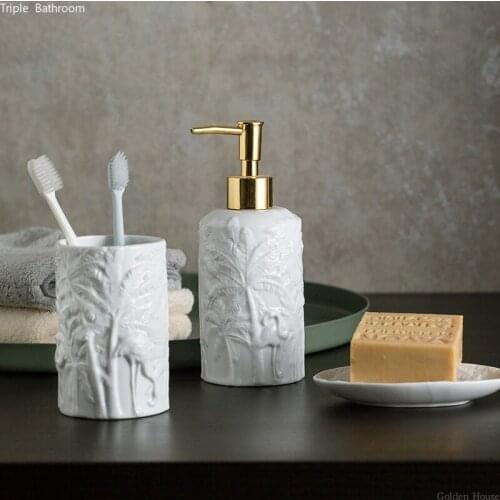 Nordic Flamingo Animal Bathroom Supplies Kit Ceramic Accessories Set Toothbrush Holder Lotion Bottle Ornaments Present