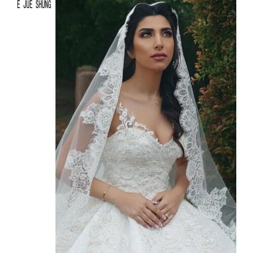 E JUE SHUNG Short Bridal Veil White Two Meter Romantic One Layers Lace Edge Bride Veils for Wedding Dress velos de novia