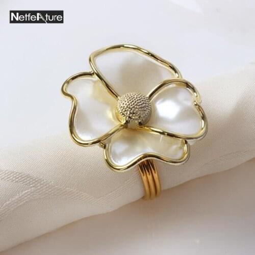 Fashion White Flower Napkin Buckle Napkin Rings Plating UV Hotel Sample Room Wedding Banquet Serviette Holder Table Decoration