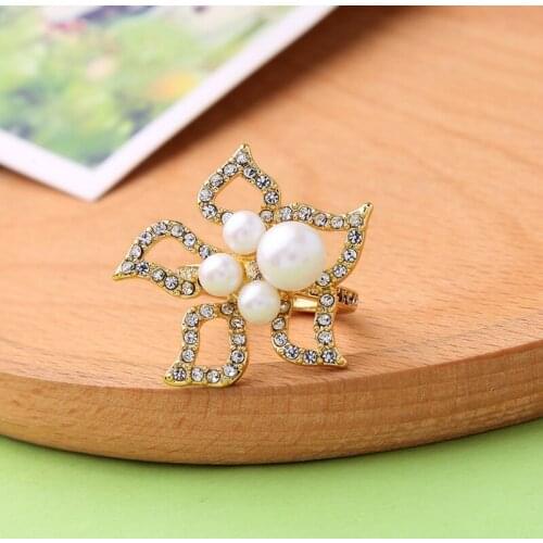 Bulk Price Gold Color Fashion Flower Alloy Shiny Crystals Simulated Pearl Rings For Women Elegant Fashion Jewelry