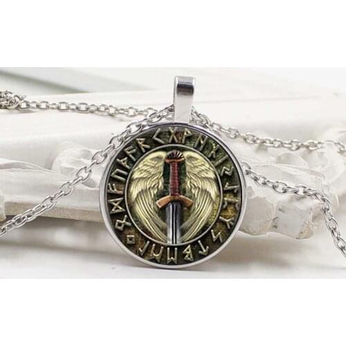 2019 / Hot sale high quality pendant jewelry glass cabochon necklace, men and women necklace gift