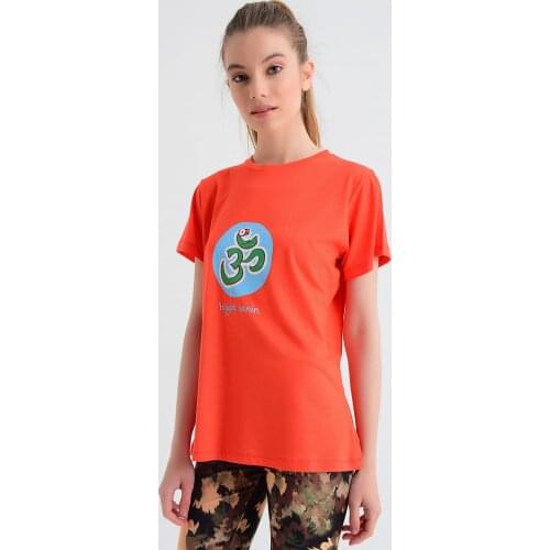 BK (digital) Women's Tops & T-Shirts