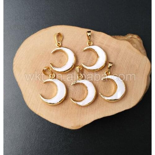 WT-P956 Wholesale Tiny crescent white moon pendant , 24k gold trim small crescent horn moon shell pendant