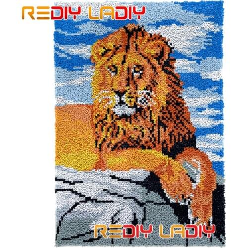 Latch Hook Rug Kits Lion on Rocks Plush Wall Tapestry DIY Carpet Rug Thick Yarn Arts Cushion Crochet Floor Mat Home Decor Gifts