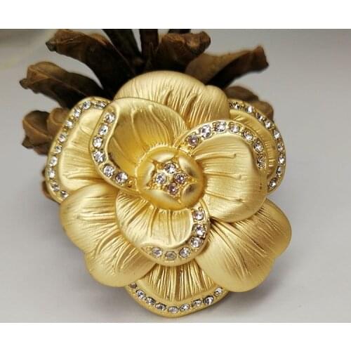 Qingdao new jewelry in the world of brilliance