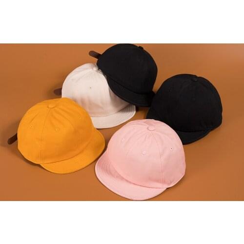 Short brim baseball cap Solid color hat ladies men outdoor sun hat casual rebound hat flat brim hat hip-hop hat Dad hat