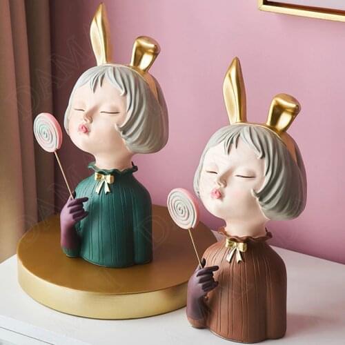 Northern Europe Resin Statue Candy Girl Living Room Decoration Statuette Bedroom Desktop Accessories Home Decoration Ornaments