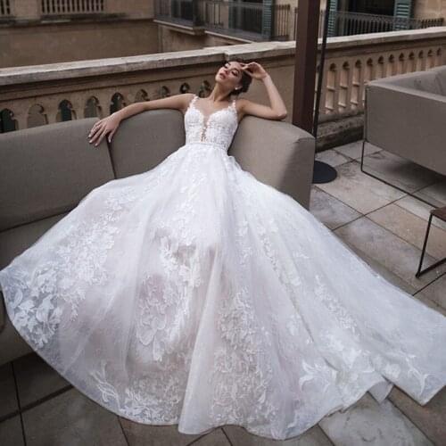 Elegant Lace Wedding Dresses 2021 Church Princess Wedding Gowns Pearls Belt Vintage Bride Dress Castle Buttons Robe de Mariee