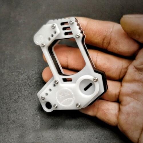Outdoor EDC Plastic Steel Defense Tool for Men and Women Anti-wolf Keychain Tool Hand Personal Safety Tool