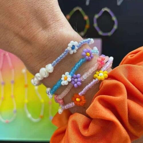 Vedawas New Korean Cute Flowers Daisy Bracelets Transparent Colorful Beaded Handmade Elastic Wristband for Women Jewelry Gifts