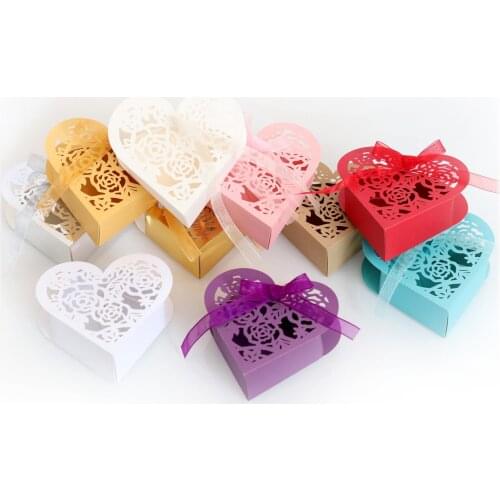 Hot Sale Love Heart Laser Cut Hollow Carriage Favors Gifts Candy Boxes With Ribbon Baby Shower Wedding Party Supplies