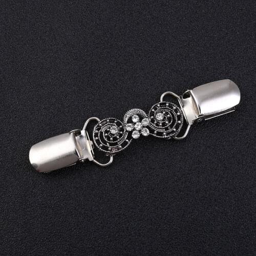 Vintage Women Brooch Hollow Rhinestone Pin Clip for Sweater Party Gown Ladies AIC88