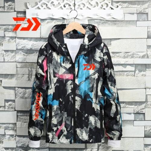 Daiwa Camouflage Fishing Jacket Mens Autumn Thin Windbreaker Cycling Sports for Outdoor Fishing Clothing Hooded Casual Wear