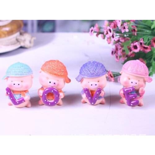 Wholesale home decorations painted resin single cute LOVE pig ornaments SZ-34005