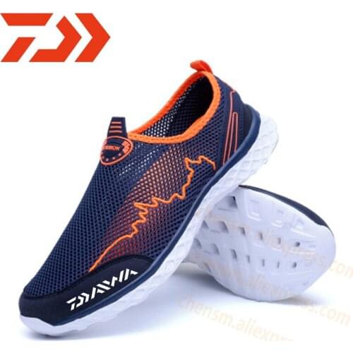 2020 Dawa New Plus Size Fishing Breathable Upstream Shoes Light Female Running Shoes Daiwa Men Outdoor Sports Wading Shoes