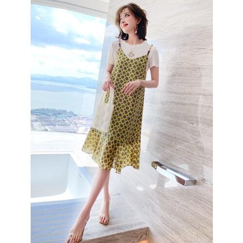 Simple pure color T-shirt + loose printed flounce condole belt dress two-piece amoi