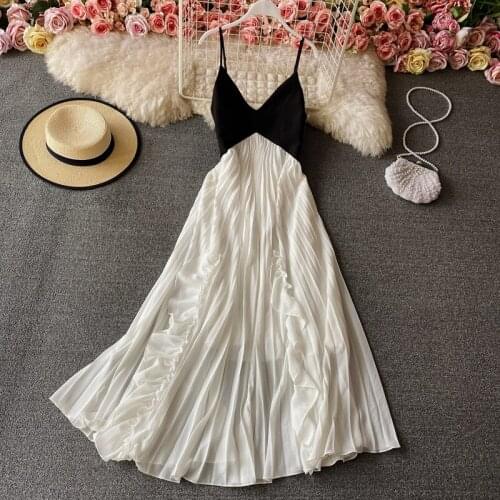 Maldives seaside beach skirt new suspender halter holiday travel pleated dress super fairy big swing dress