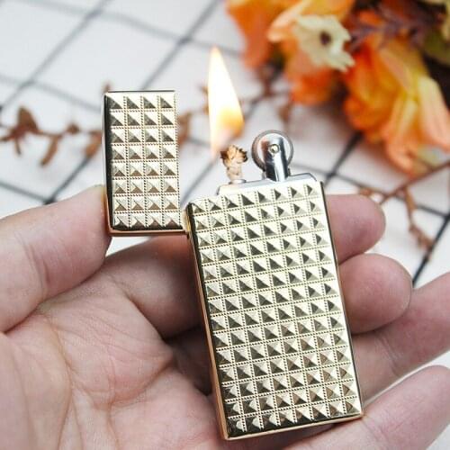 Ultra Thin Outdoor Flint Lighter Kerosene Oil Free Fire Lighter Refillable Gasoline Cigarette Lighter Metal Retro Gadgets Man