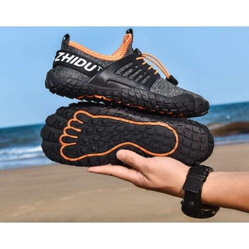 2020 Summer Water Shoes Men Beach Sandals Upstream Aqua Shoes Man Quick Dry Sea Slippers Diving Swimming Socks Big Size Hiking