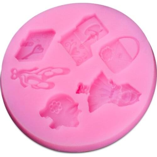 Beautiful Girl And Her Toy Sharp 3D Silicone Cake Fondant Lace Mould Tools Cookware Cake Decorating Fondant D110