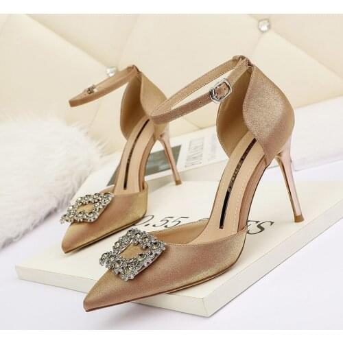 2021 Spring New Women Bridal Shoes Wedding Shoes Faux Silk Satin Rhinestone Crystal Woman Pumps Stiletto Sapato Feminino