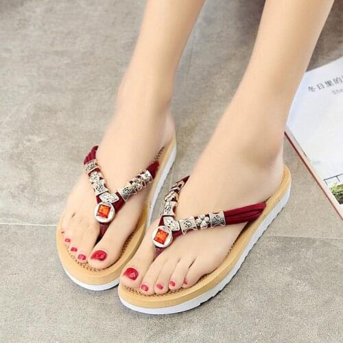 New Summer Women Explosions Korean Fashion Comfortable Flat with Beautiful Generous Solid Color Rhinestones Toe Flip Flops