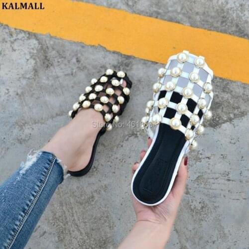 KALMALL Beach Casual Slides Women Pearls Studded Slippers Gladiator Caged Mules Black White Tan Flat Sandals Runway Shoes Women