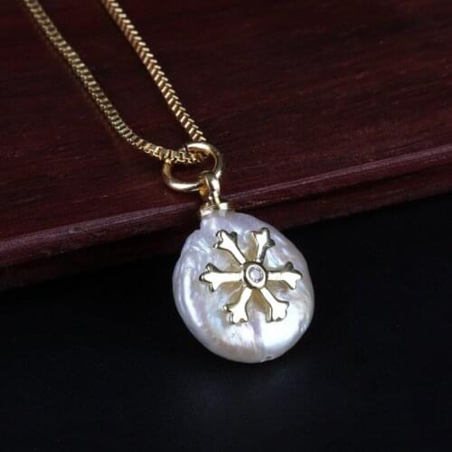 Tiny snow snowflake charm natural coin freshwater pearl bead dainty gold chain pendant choker necklace for women daily jewels